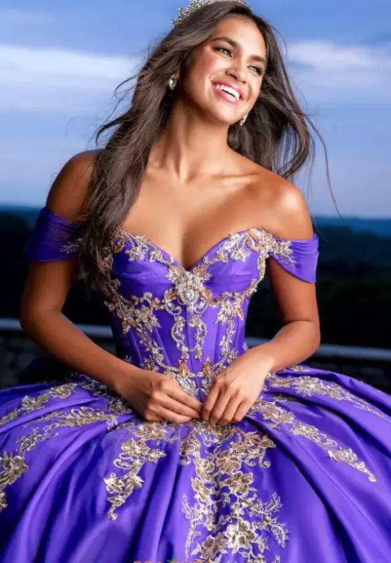 Sweet Sixteen|Plus Sized Quince Dresses^Amabella Q1025