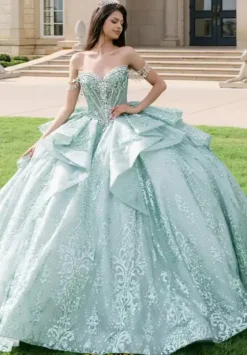 Sweet Sixteen|Plus Sized Quince Dresses^Amabella Q1097
