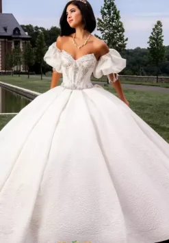 Sweet Sixteen|Plus Sized Quince Dresses^Amabella Q1027