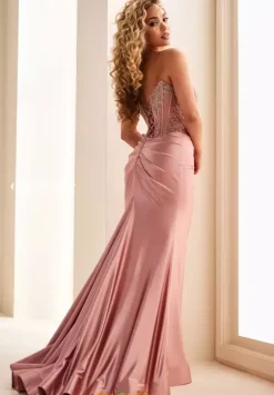 Fitted|Plus Size^Ellie Wilde EW37044