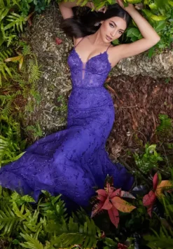 Fitted|Plus Size^Ellie Wilde EW35010